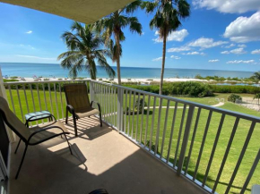 EB&Tennis #306A - Private beachfront condo with balcony